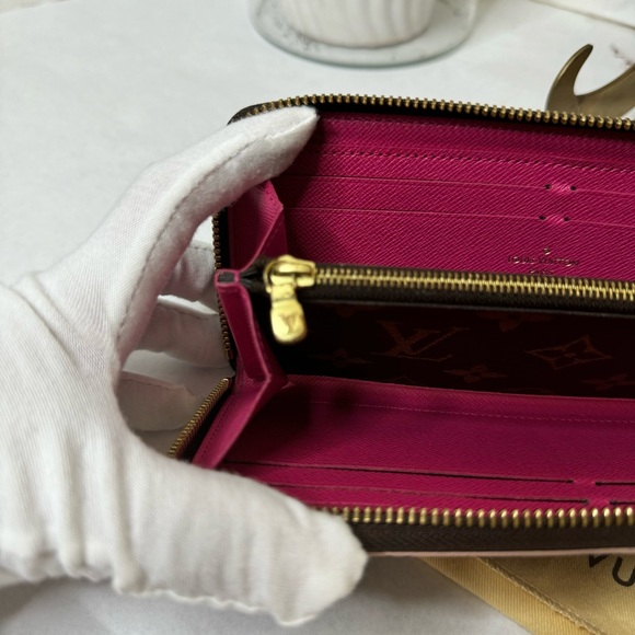 LOUIS VUITTON Monogram Clemence Zippy Wallet with flower charm - Picture 8 of 13